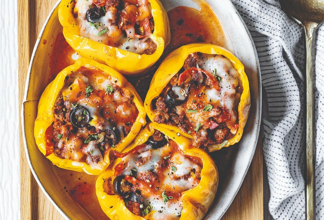 🍕 Monday: Pizza Stuffed Bell Peppers Mondays are hard; dinner doesn't have to be! These Pizza Stuffed Bell Peppers are a flavor-packed twist on pizza night – no fuss, all flavor.