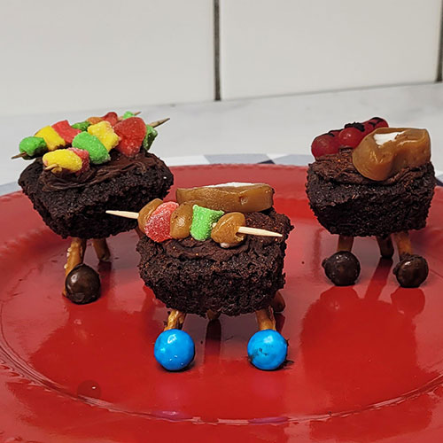 Blog idea: mini grills made from brownies and candy on a plate