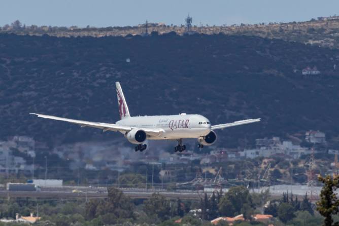 A Qatar Airways plane