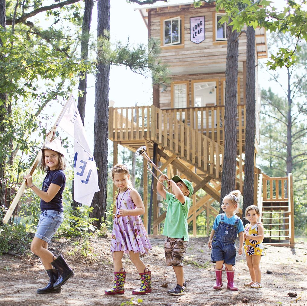 Peek Inside This Towering Family Tree House That's the Coolest Kids' Hangout