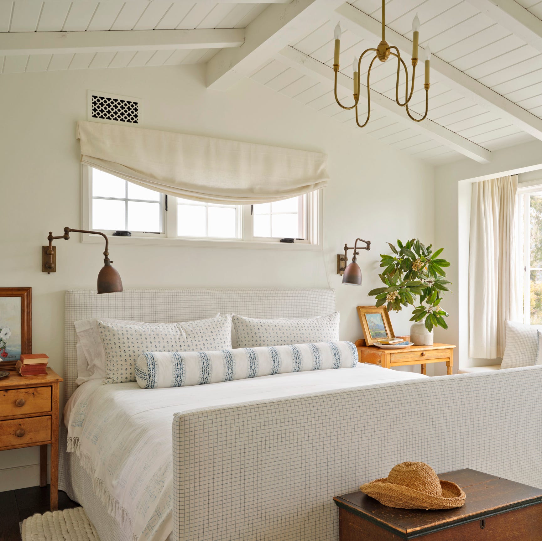 These White Bedrooms Will Inspire You to Say No to Color